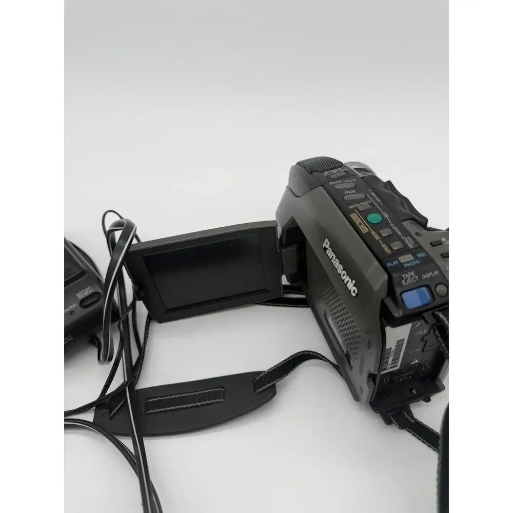 Panasonic PV-L780D VHS-C Camcorder 26x Optical 300x Digital Zoom *NO BATTERIE
